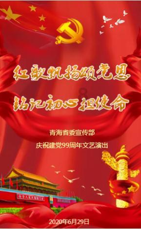 斗牛犬爱听摇滚乐，摇头甩屁股跟着音乐起舞，旁边金毛一脸蔑视